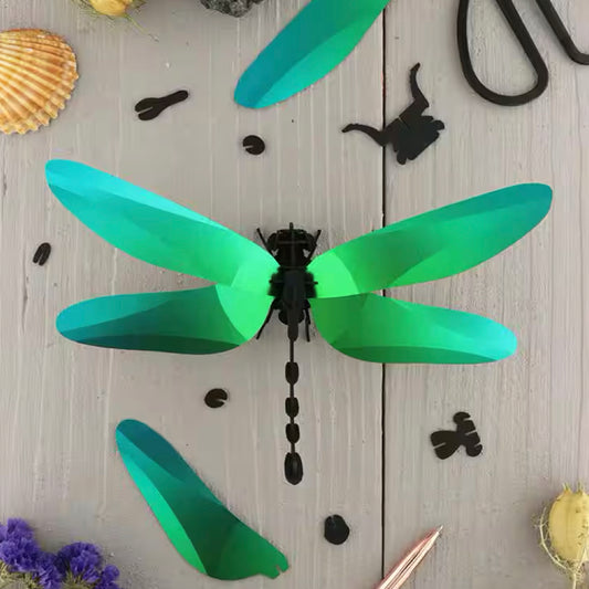 GIANT DRAGONFLY | EMERALD GREEN