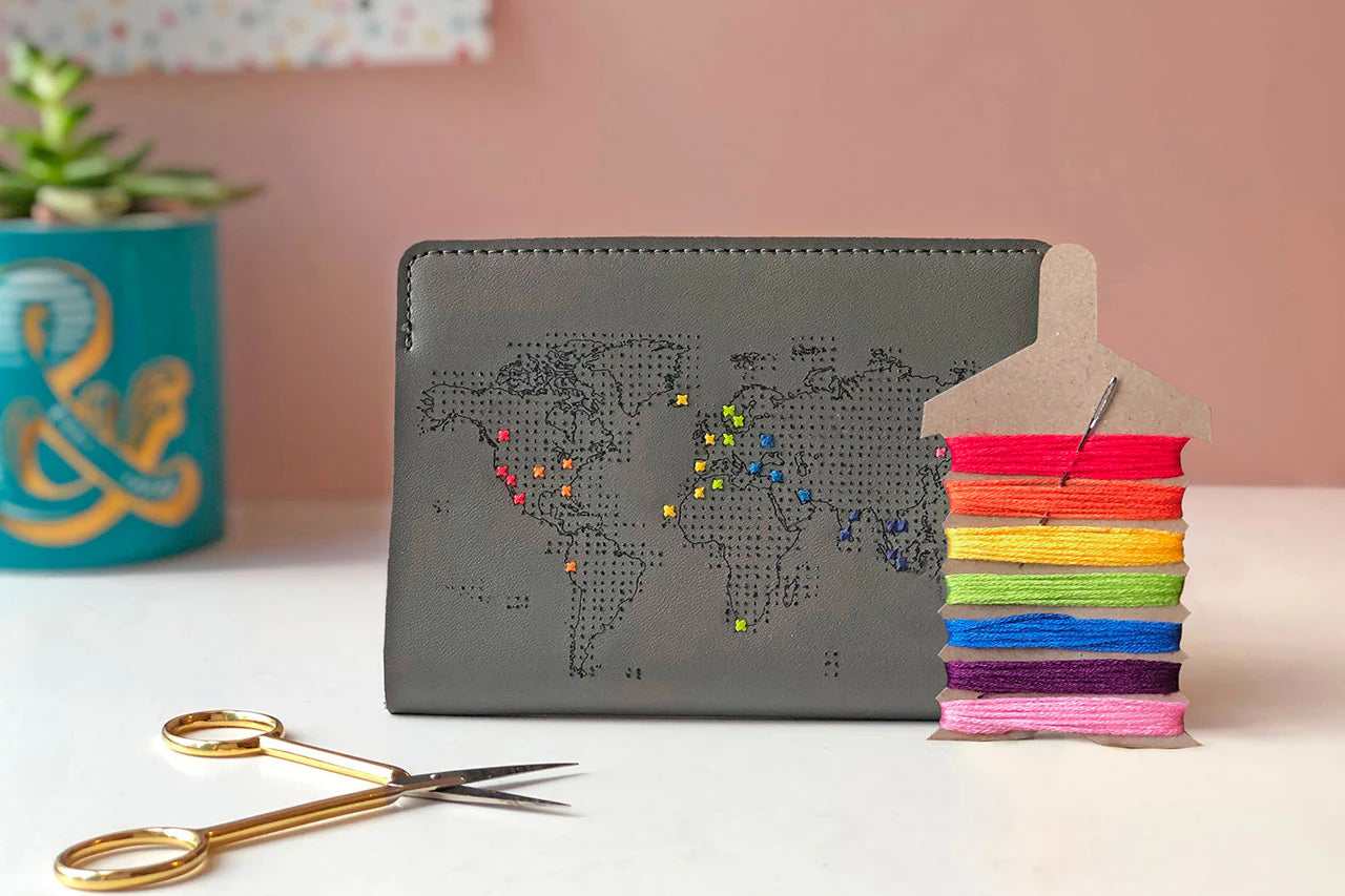 STITCH PASSPORT COVER | MINT