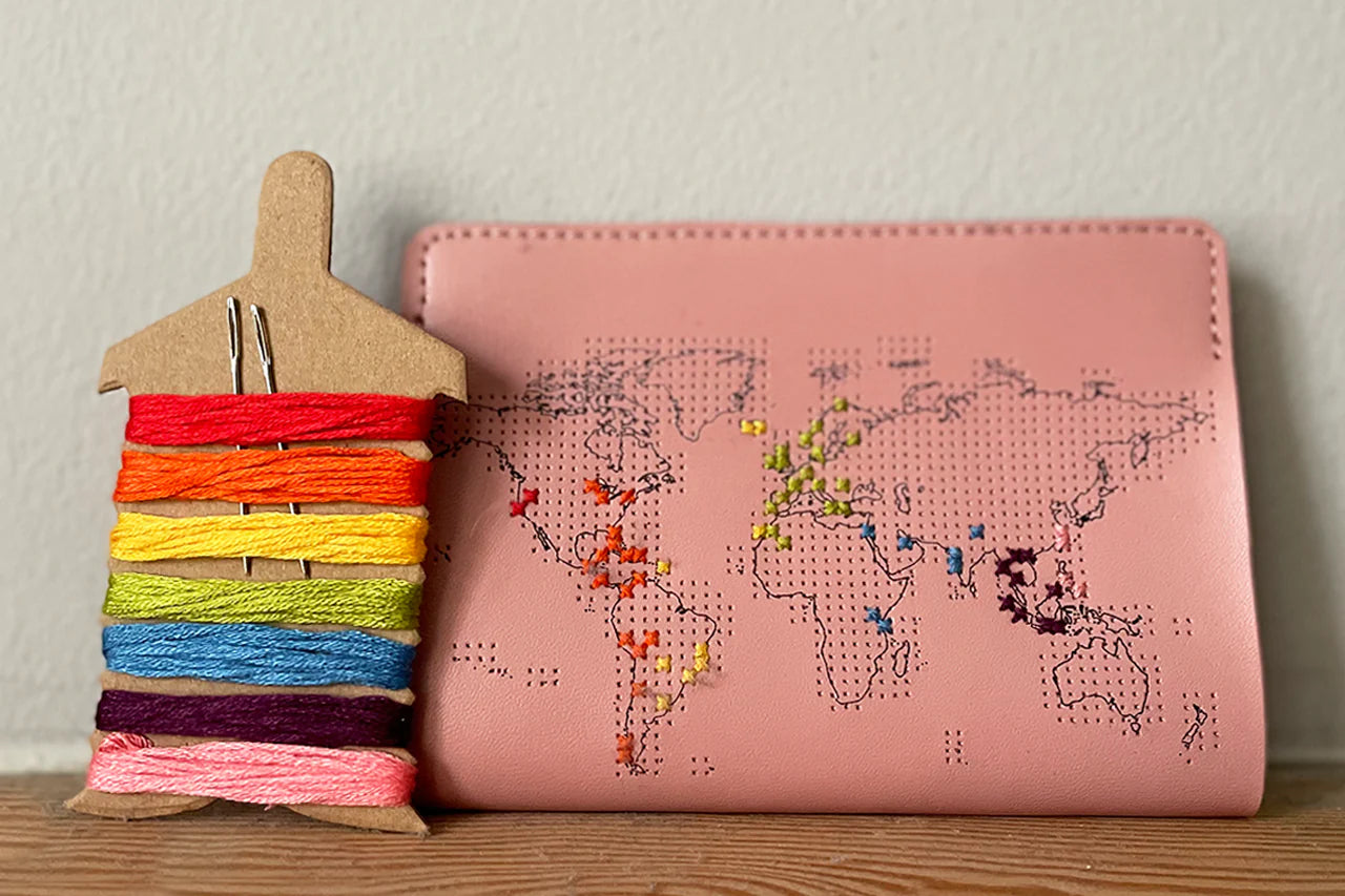 STITCH PASSPORT COVER | PINK LEATHER