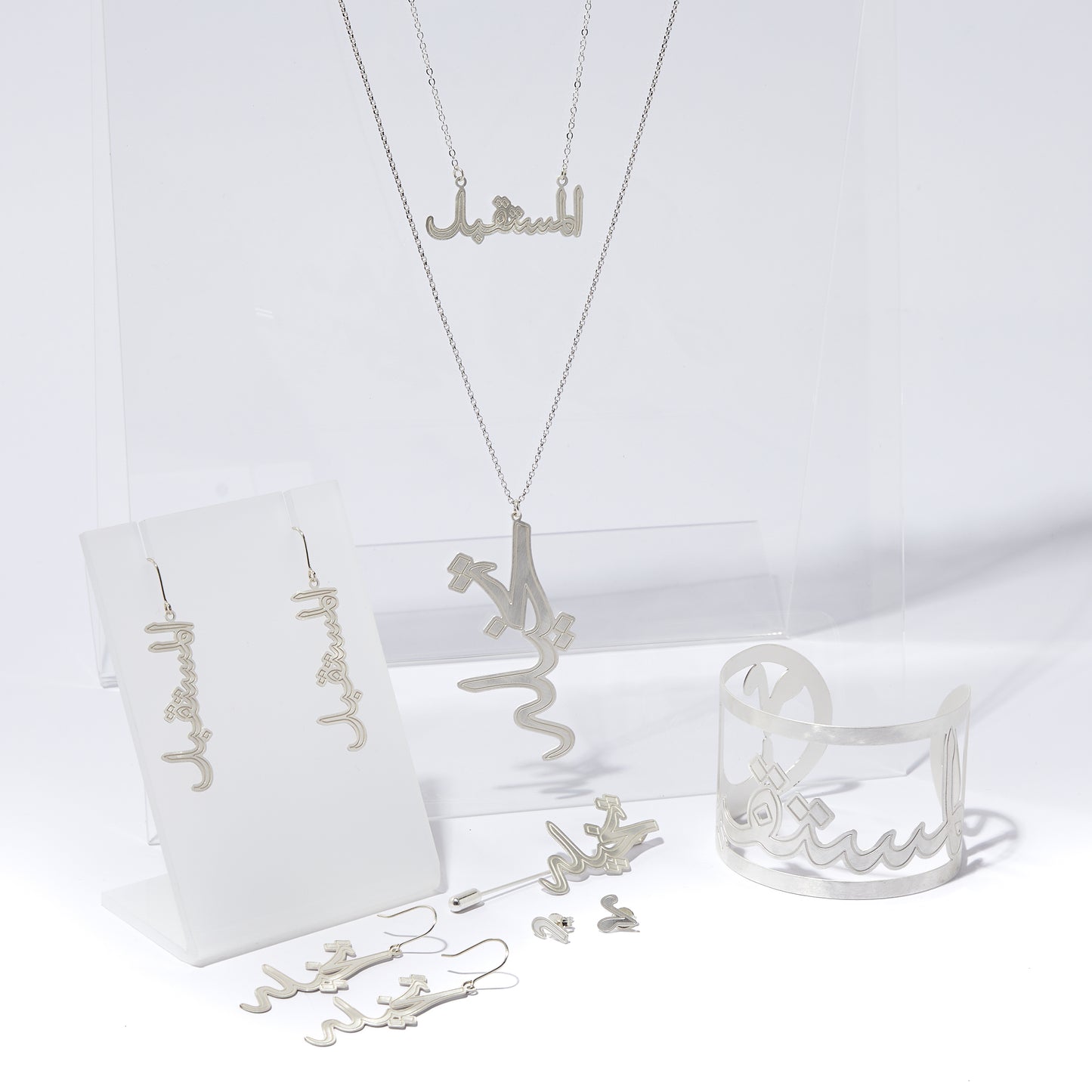 MOTF CALLIGRAPHY ACCENT EARRINGS | SILVER