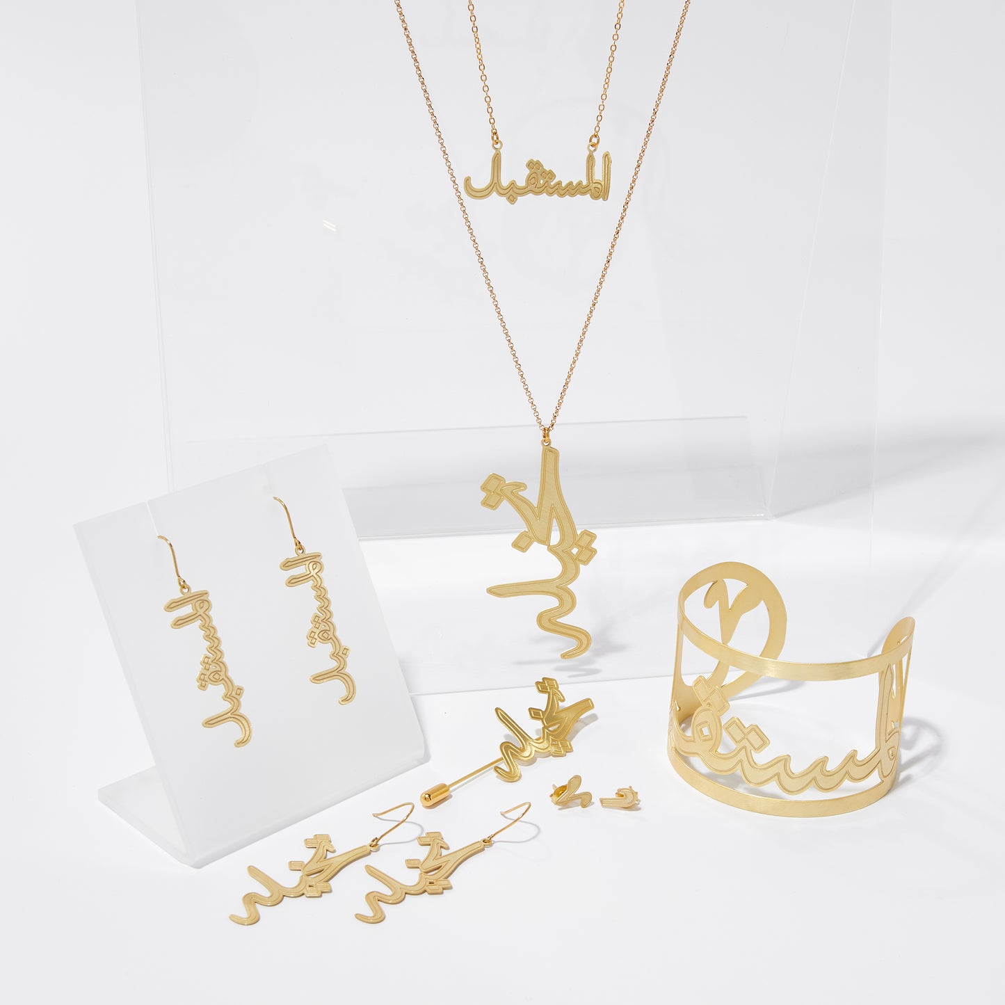 MOTF CALLIGRAPHY THE FUTURE NECKLACE | GOLD